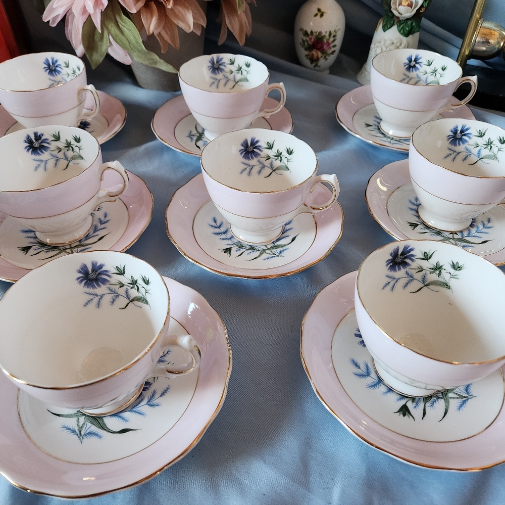Beautiful Pink Colclough Bone China Cup And Saucers Set Of 8 Made In ENGLAND - Picture 4 of 11